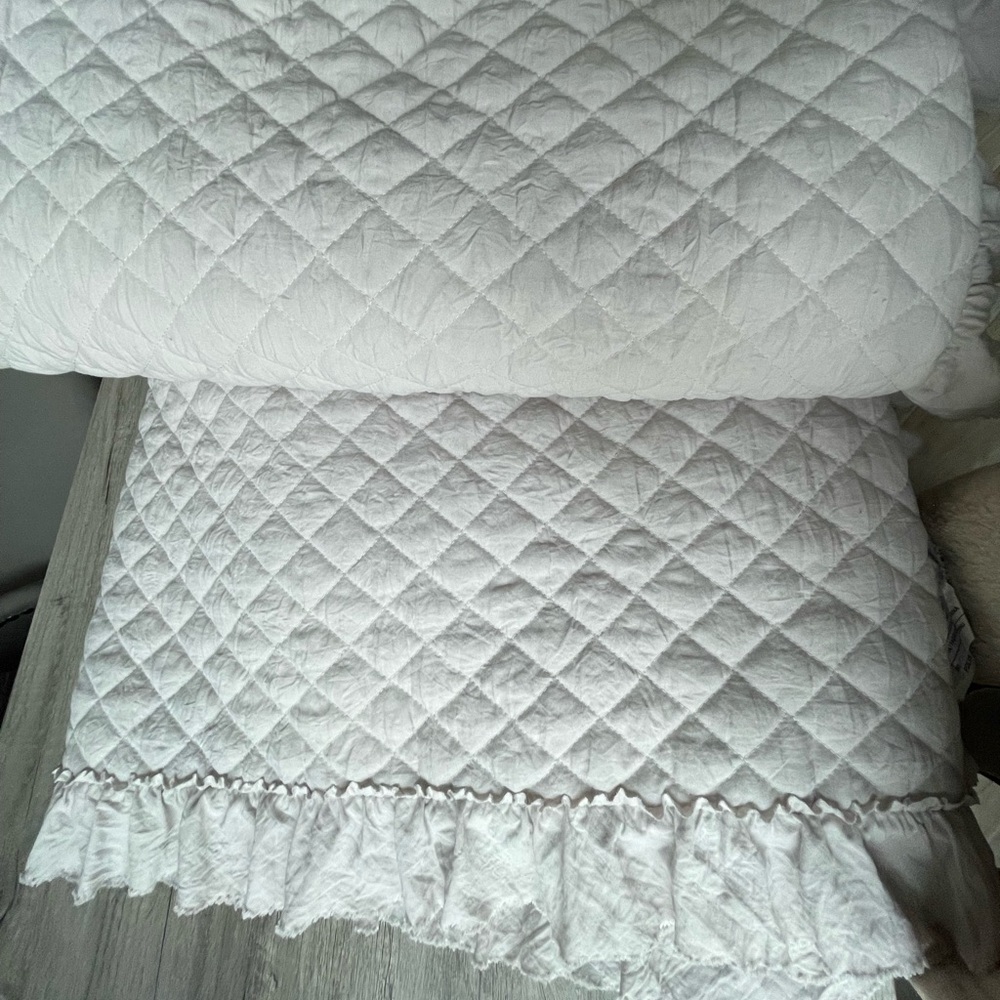 Diamond Ruffle Embroidered Shabby Chic 3 pc Queen Quilt Set - Picture 11 of 11